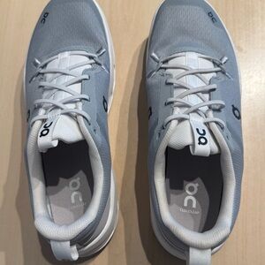 On Running Unisex Cloudleap Running Shoes - Gray/White